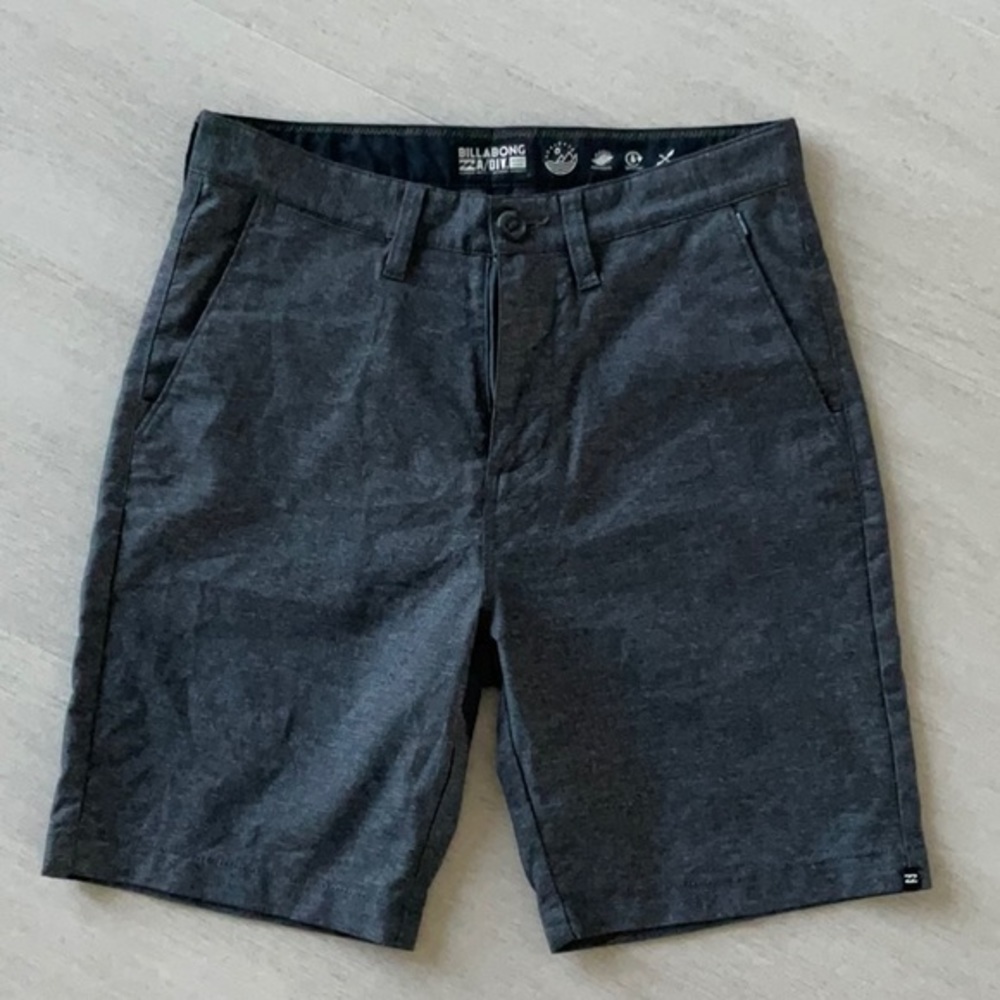 Billabong Dark Grey Chino Shorts Men's Size 28